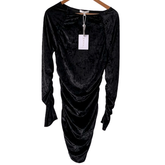 WAYF Black Crushed Velvet Long Sleeve Ruched Sides Dress Size Large NWT - Picture 1 of 10